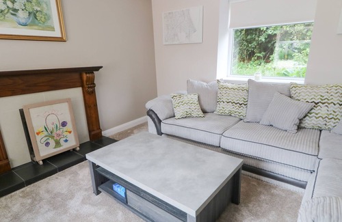 Newry Cottage | WHITETHORN HOUSE, family friendly in Newry, Northern Ireland
