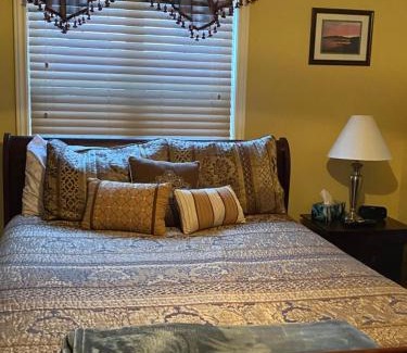 Twillingate Bed & Breakfast | Whitsha Inn B&B