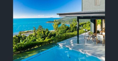 Airlie Beach House | 'Whitsunday Blue' Luxury Home with Ocean Views