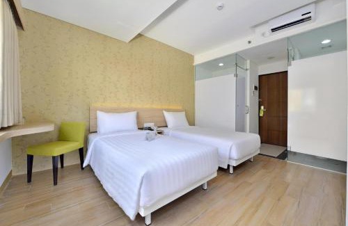 Melawai Hotel | Whiz Hotel Falatehan Jakarta