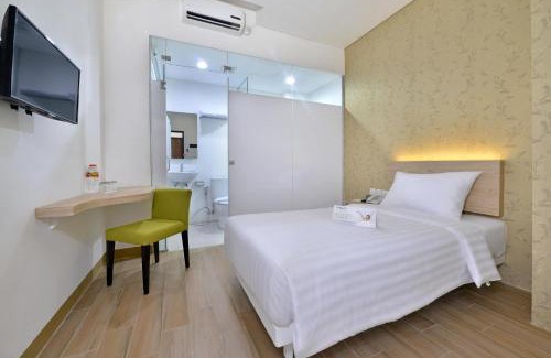 Melawai Hotel | Whiz Hotel Falatehan Jakarta