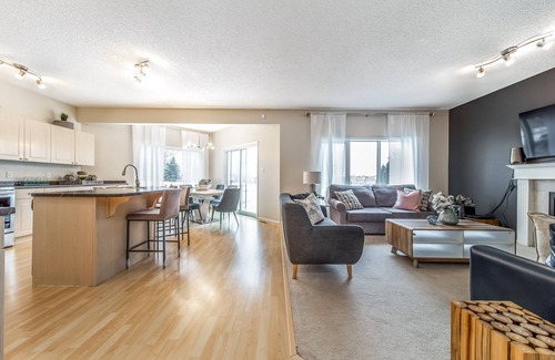 West Edmonton House | Whole house In Golf Course By Henday/Whitemud, Near Acheson-Long Stay Discount!n