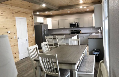 Washington House | Whole house w/full basement 3 bdrms 2.5 baths 5 recliners + air mattress space