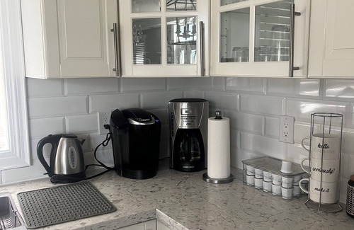 St. Catharines House | Why stay anywhere else!