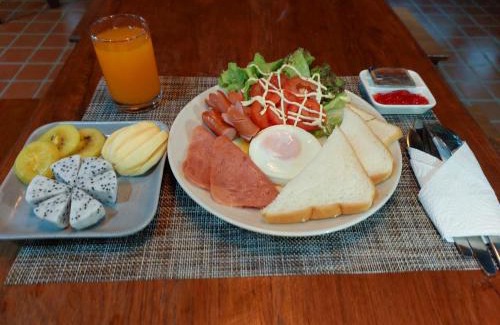 Chom Bueng House | Why Worry Homestay & Café