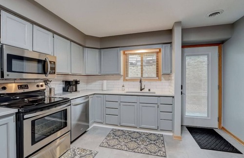 Lake Delton Condo | WI Dells Lakeside Serenity Condo on Lake Delton - Lake access with boat slip (upon request)