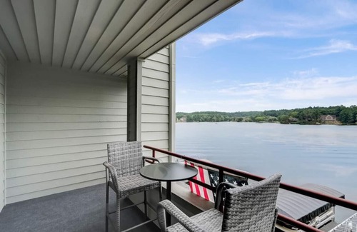 Lake Delton Condo | WI Dells Lakeside Serenity Condo on Lake Delton - Lake access with boat slip (upon request)