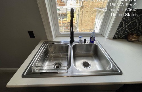Noble Square Apartment | Wicker Park 2Bdrm Near Downtown & Salt Shed Weekend Special 219.00 Sept 8-10