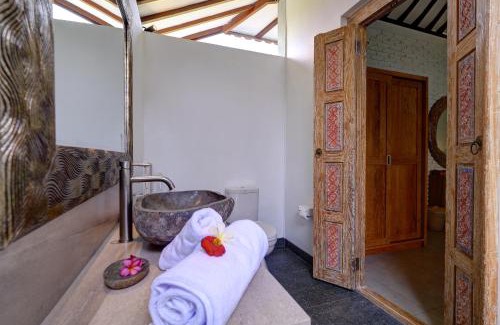 Mendoyo Hotel | Wide Sands Beach Retreat