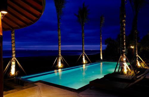 Mendoyo Hotel | Wide Sands Beach Retreat