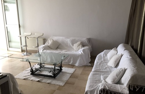 Cite Bel Air Apartment | Wifi. 17min from Tunis, near carrefour market & azur city.