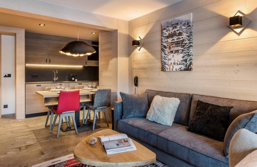 Val-d'Isere Apartment | Wifi, 50m from resort center, fitness, swimming pool, sauna, hammam, balcony, tv, ski locker, 60m²