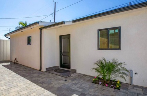 North Hollywood House | WiFi, AC Fast Internet at Noho Studio City area. Walk to In n out restaurant
