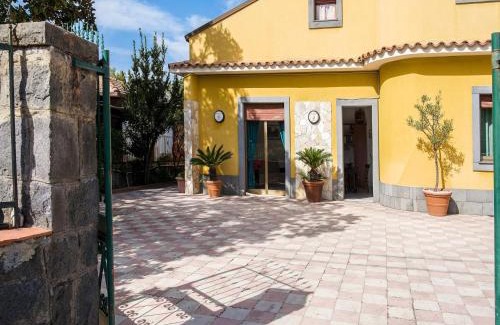 Agnone Bagni House | WiFi and garden - Sicilian gem