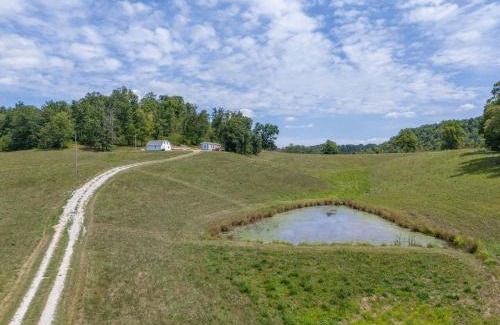 Hazel Green House | WiFi Firepit Fishing Pond - FarmView