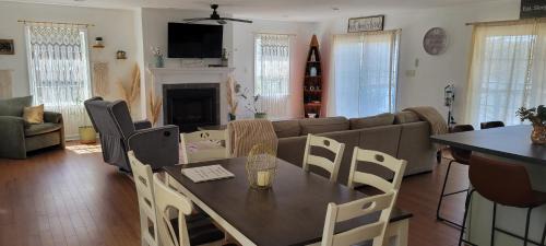 La Crosse House | Wild and Free! Lakefront Oasis on Great Creek!