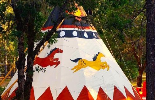 Cave Junction Other | Wild Horses Luxury Tipi - Adjustable King Bed