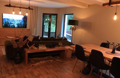 Riu de Mori House | Wild Hunts Lodge Retezat