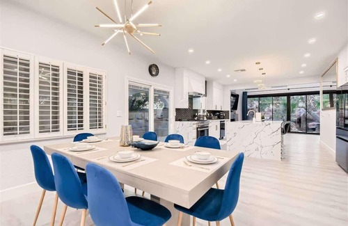 Spring Valley Villa | Wild Oasis with OMG! Amazing Pool! Modern Villa!