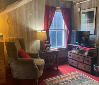 Jackson Hotel | Wildcat Inn and Tavern