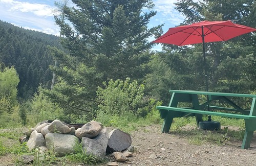 Kootenay Boundary RV Rental | Wilderness Farm Getaway