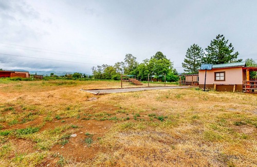 Cedaredge Cabin | Wilderness retreat with stellar shared amenities