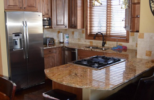 Wildernest House | Wildernest's Finest Townhome- Awesome View- Hot Tub, Fire Pit, Internet, Bus