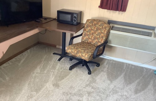 Cuero Hotel | Wildflower Inn & RV Park