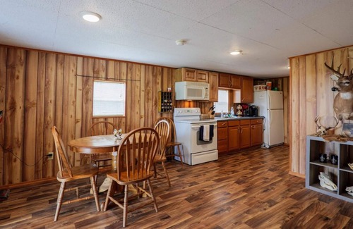 Jennings Cottage | Wildlife Preserve camphouse in Jennings- Includes Tour
