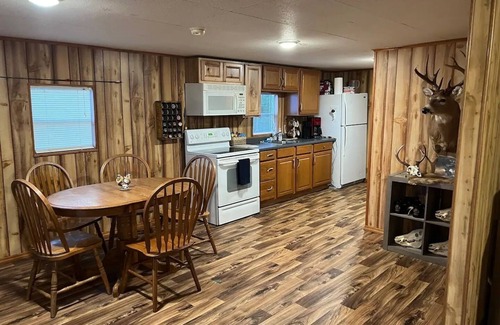 Jennings Cottage | Wildlife Preserve camphouse in Jennings- Includes Tour
