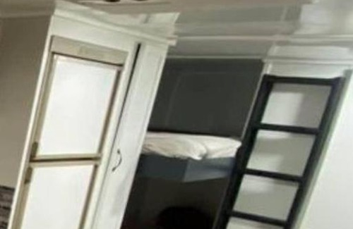 Dover House | Wildwood Camper De Sleeps 6-7,