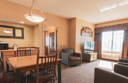 Pewaukee Hotel | Wildwood Lodge