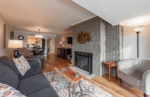 Thayerville Condo | Will O' The Wisp 201B: Lakefront One Bedroom Condo with 2 Balconies, Peaceful La