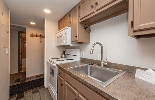 Thayerville Condo | Will O' The Wisp: 208B One Bedroom/One Bath