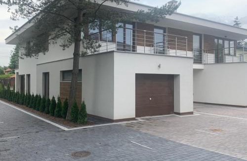 Walendow Villa | Willa nad jeziorem w Warszawie