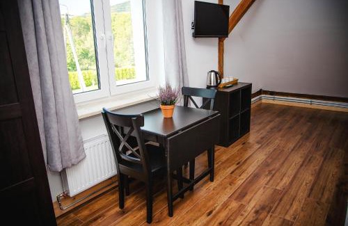 Meszna Bed & Breakfast | Willa Skalite