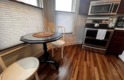 Willard Apartment | Willard Beach: Cozy Apartment with a King Size Bed