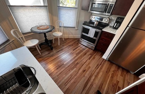 Willard Apartment | Willard Beach: Cozy Apartment with a King Size Bed