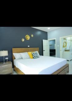 West End Apartment | Williams Manor