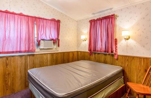 Stonehouse Other | Williamsburg Camping Resort Wheelchair Accessible Park Model 7