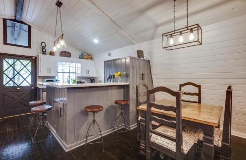 Willis House | Willis Vacation Rental about 2 Mi to Lake Conroe!
