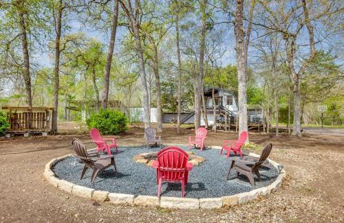 Willis House | Willis Vacation Rental about 2 Mi to Lake Conroe!