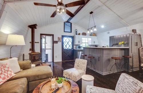 Willis House | Willis Vacation Rental about 2 Mi to Lake Conroe!