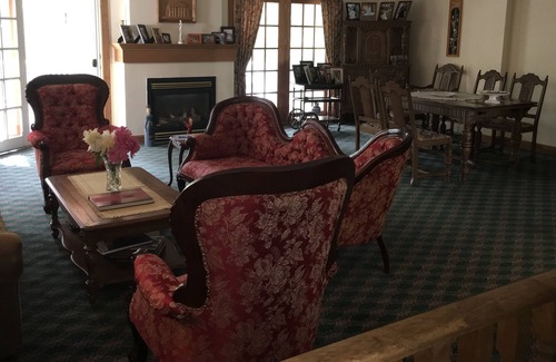 Williston North House | Williston Village INN- Suite r . for 4 people