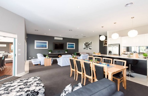 Yarrawonga House | Willow on the Waterfront