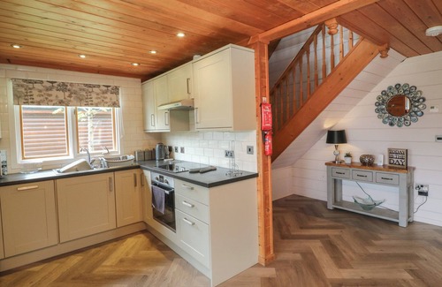 Bridgetown Cottage | WILLOW, pet friendly, luxury holiday cottage, with hot tub in Dolton