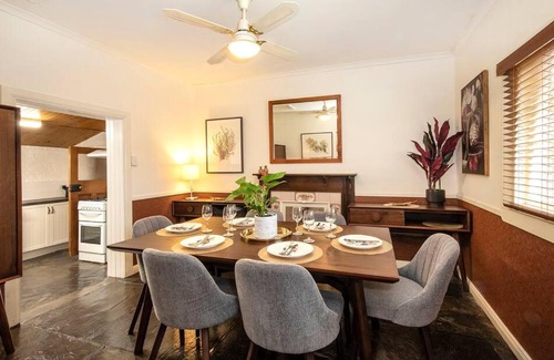 Willunga House | Willunga Cottage- Sleeps 6 Pool
