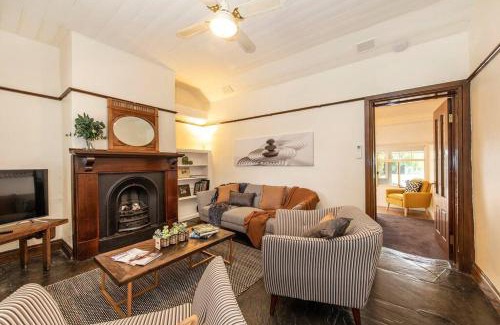 Willunga House | Willunga Cottage- Sleeps 6 Pool