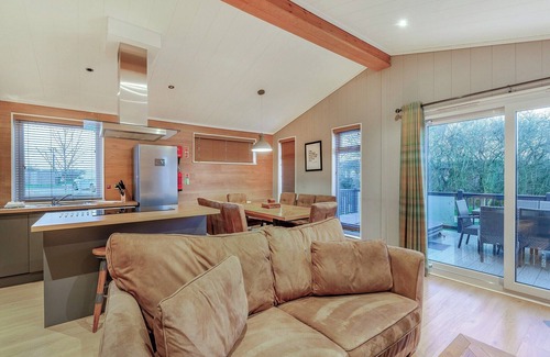 Saintbury Ski Chalet | Wilmcote Lodge Premier