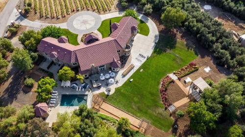 Temecula Villa | Wilson Creek Manor By AvantStay Sleeps 10 Amazing Estate w Pool Game Room